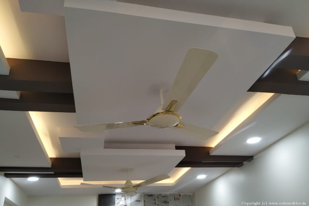 Office False Ceiling Design White And Brown Design False Ceiling For Meeting Hall
