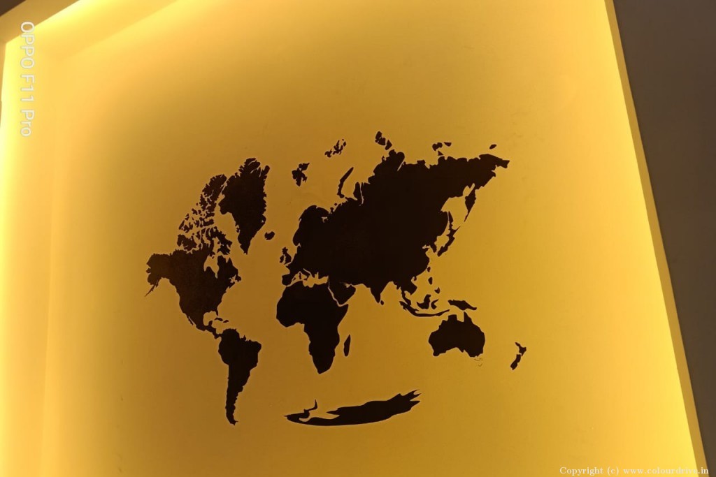 Simple False Ceiling Design World Map Stencil Painting for Study Room