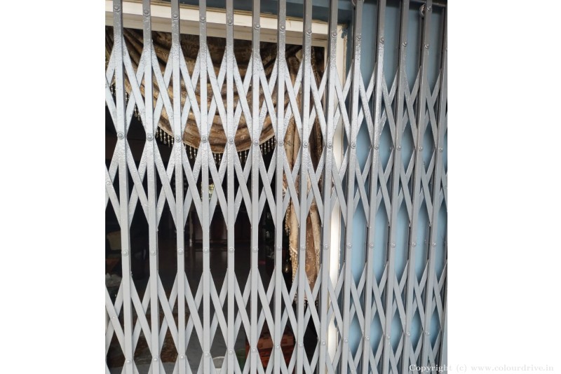 Enamel Painting Chain Gate Painting Interior Painting for Grill